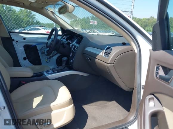 ✅ 2014 Audi A4 Premium • VIN: WAUBFAFL8EN018199 • Лот: 42512174. Опубликован ранее на IAAI с пробегом 106 038 миль. Бесплатный доступ к архиву аукционных продаж из США и подробный отчёт об истории автомобиля на DreamBid. Изображение 5.