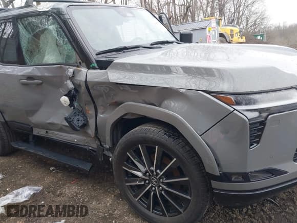 ✅ 2024 Lexus GX 550 Luxury • VIN: JTJVBCDX5R5007435 • Lot: 41908140. Wystawiony na IAAI z przebiegiem 10 147 mil. Bezpłatny archiwum sprzedaży aukcyjnych z USA i szczegółowy raport historii pojazdu na DreamBid. Zdjęcie 17.