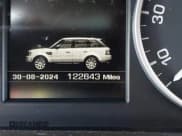 ✅ 2012 Land Rover Range Rover Sport SC • VIN: SALSH2E49CA720591 • Lot: 40217754. Wystawiony na IAAI z przebiegiem 122 643 mil. Bezpłatny archiwum sprzedaży aukcyjnych z USA i szczegółowy raport historii pojazdu na DreamBid. Zdjęcie 15.