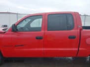 ✅ 2000 Dodge Dakota Sport • VIN: 1B7HG2AZ4YS711580 • Lot: 42400349. Wystawiony na IAAI z przebiegiem 216 057 mil. Bezpłatny archiwum sprzedaży aukcyjnych z USA i szczegółowy raport historii pojazdu na DreamBid. Zdjęcie 14.