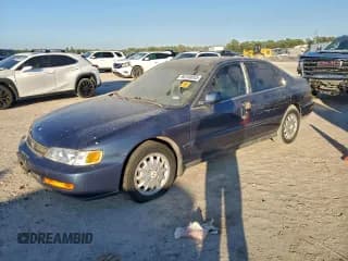 ✅ 1996 Honda Accord EX • VIN: 1HGCD5561TA207542 • Lot: 96100005. Listed on Copart with 153,639 mi. Free auction sales archive from the USA and detailed vehicle history report at DreamBid. Image 1.