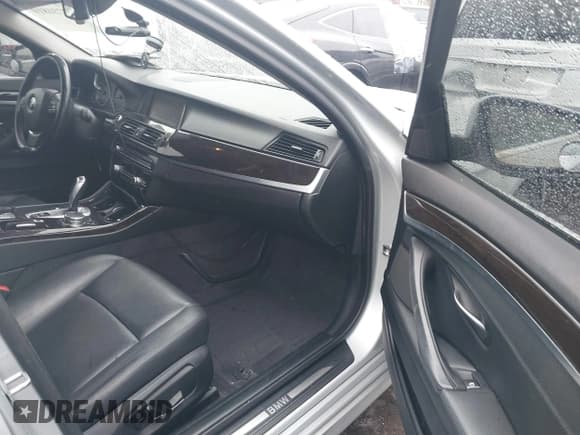 ✅ 2015 BMW 5 Series 535i xDrive • VIN: WBA5B3C54FD542810 • Lot: 43731810. Listed on IAAI with 150,863 mi. Free auction sales archive from the USA and detailed vehicle history report at DreamBid. Image 5.