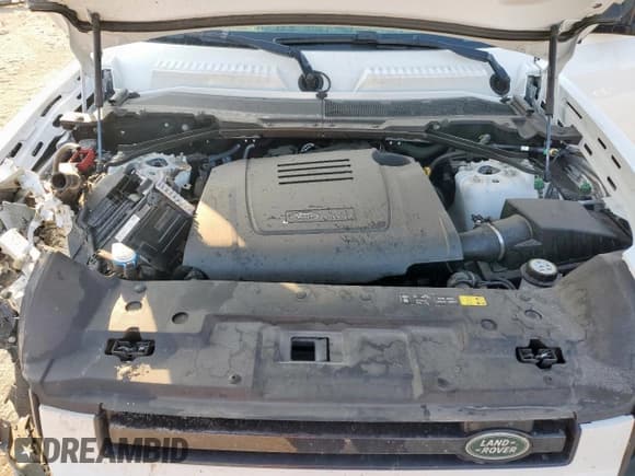 ✅ 2024 Land Rover Defender S • VIN: SALEJ7EX8R2332151 • Lot: 59149955. Listed on Copart with 14,429 mi. Free auction sales archive from the USA and detailed vehicle history report at DreamBid. Image 12.