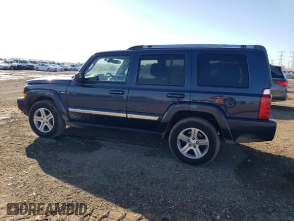✅ 2009 Jeep Commander Limited • VIN: 1J8HH58P69C505698 • Лот: 82620835. Опубликован ранее на Copart с пробегом 98 338 миль. Бесплатный доступ к архиву аукционных продаж из США и подробный отчёт об истории автомобиля на DreamBid. Изображение 2.
