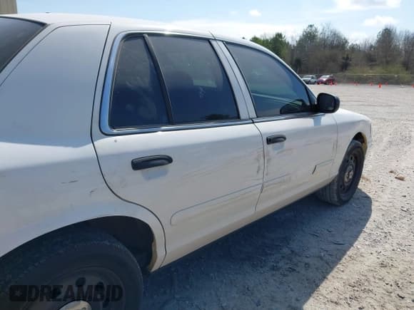 ✅ 2008 Ford Police Interceptor • VIN: 2FAFP71V98X144920 • Lot: 41708440. Wystawiony na IAAI z przebiegiem 220 381 mil. Bezpłatny archiwum sprzedaży aukcyjnych z USA i szczegółowy raport historii pojazdu na DreamBid. Zdjęcie 6.