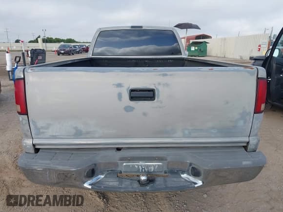 ✅ 2000 Chevrolet S-10 LS • VIN: 1GCCS14W5YK269963 • Лот: 42846011. Опубликован ранее на IAAI с пробегом 211 114 миль. Бесплатный доступ к архиву аукционных продаж из США и подробный отчёт об истории автомобиля на DreamBid. Изображение 8.