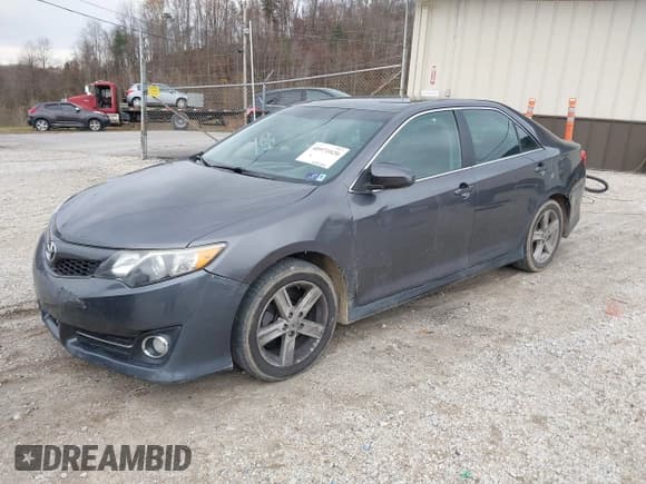 ✅ 2013 Toyota Camry SE • VIN: 4T1BF1FK1DU277319 • Lot: 40971020. Wystawiony na IAAI z przebiegiem 92 934 mil. Bezpłatny archiwum sprzedaży aukcyjnych z USA i szczegółowy raport historii pojazdu na DreamBid. Zdjęcie 2.