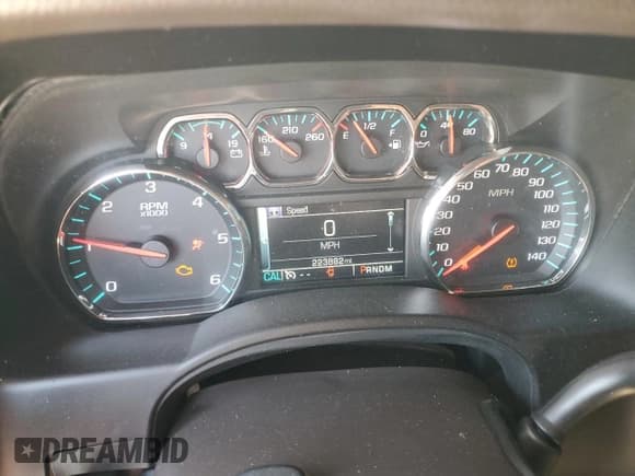 ✅ 2016 Chevrolet Suburban LT • VIN: 1GNSCHKC8GR105565 • Lot: 73839894. Wystawiony na Copart z przebiegiem 223 882 mil. Bezpłatny archiwum sprzedaży aukcyjnych z USA i szczegółowy raport historii pojazdu na DreamBid. Zdjęcie 9.