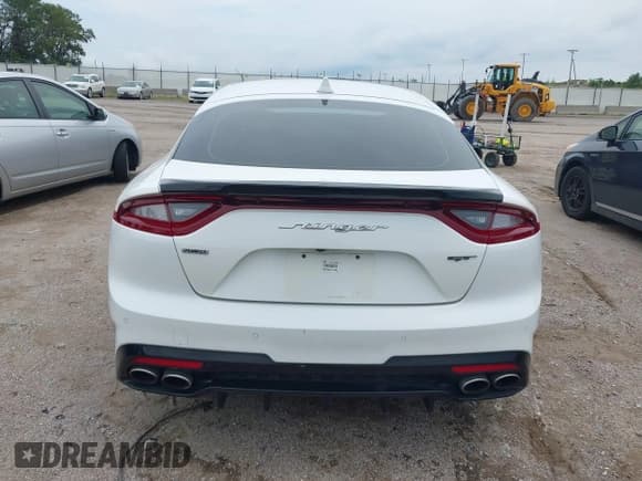 ✅ 2019 Kia Stinger GT1 • VIN: KNAE45LC8K6062837 • Lot: 42867943. Wystawiony na IAAI z przebiegiem 76 303 mil. Bezpłatny archiwum sprzedaży aukcyjnych z USA i szczegółowy raport historii pojazdu na DreamBid. Zdjęcie 16.