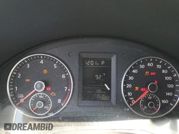 ✅ 2010 Volkswagen Jetta S • VIN: 3VWJZ7AJ2AM005738 • Lot: 55462935. Listed on Copart with 173,514 mi. Free auction sales archive from the USA and detailed vehicle history report at DreamBid. Image 9.