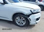 ✅ 2017 Audi Q7 Premium • VIN: WA1AHAF77HD037780 • Lot: 42354651. Wystawiony na IAAI z przebiegiem 144 862 mil. Bezpłatny archiwum sprzedaży aukcyjnych z USA i szczegółowy raport historii pojazdu na DreamBid. Zdjęcie 6.