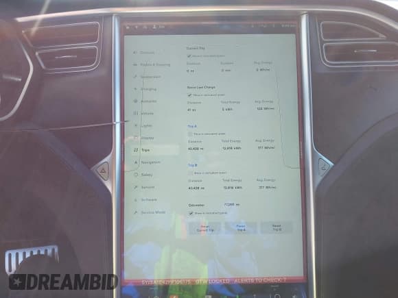 ✅ 2015 Tesla Model S 85D • VIN: 5YJSA1E42FF106175 • Lot: 42847189. Wystawiony na IAAI z przebiegiem 77 266 mil. Bezpłatny archiwum sprzedaży aukcyjnych z USA i szczegółowy raport historii pojazdu na DreamBid. Zdjęcie 7.