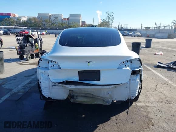 ✅ 2020 Tesla Model 3 Standard Range Plus • VIN: 5YJ3E1EA0LF476809 • Лот: 43784856. Опубликован ранее на IAAI с пробегом 64 366 миль. Бесплатный доступ к архиву аукционных продаж из США и подробный отчёт об истории автомобиля на DreamBid. Изображение 17.