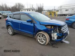 ✅ 2019 Ford Escape SE • VIN: 1FMCU9GD8KUA34936 • Lot: 43753978. Wystawiony na IAAI z przebiegiem 96 200 mil. Bezpłatny archiwum sprzedaży aukcyjnych z USA i szczegółowy raport historii pojazdu na DreamBid. Zdjęcie 1.