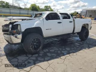 ✅ 2011 Chevrolet Silverado 2500HD Work Truck • VIN: 1GC1KVCG0BF105707 • Lot: 67746505. Wystawiony na Copart z przebiegiem Nie podano. Bezpłatny archiwum sprzedaży aukcyjnych z USA i szczegółowy raport historii pojazdu na DreamBid. Zdjęcie 1.