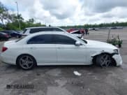 ✅ 2017 Mercedes-Benz E 300 Luxury • VIN: WDDZF4KB8HA032427 • Lot: 43347334. Wystawiony na IAAI z przebiegiem 101 377 mil. Bezpłatny archiwum sprzedaży aukcyjnych z USA i szczegółowy raport historii pojazdu na DreamBid. Zdjęcie 13.