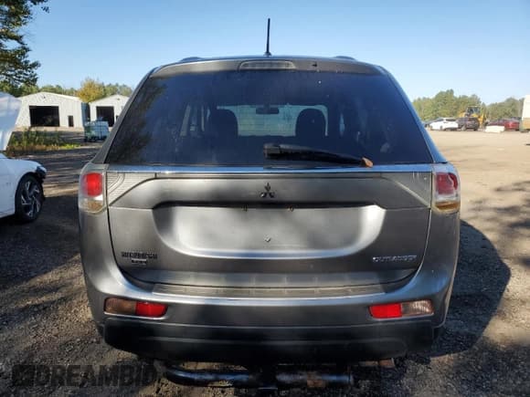 ✅ 2014 Mitsubishi Outlander SE • VIN: JA4JZ3AX8EZ606022 • Lot: 83931705. Listed on Copart with 241,166 mi. Free auction sales archive from the USA and detailed vehicle history report at DreamBid. Image 6.