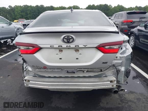 2022 Toyota Camry SE z VIN 4T1T11AK1NU064964, wystawiony jako IAAI lot #42921035 z przebiegiem 107 000 mil mil oraz . Historia ofert i sprzedaży dostępna na DreamBid. Obrazek 17.