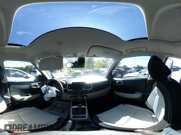 ✅ 2024 Hyundai Venue SEL • VIN: KMHRC8A30RU317543 • Lot: 41978170. Listed on IAAI with 10,372 mi. Free auction sales archive from the USA and detailed vehicle history report at DreamBid. Image 18.