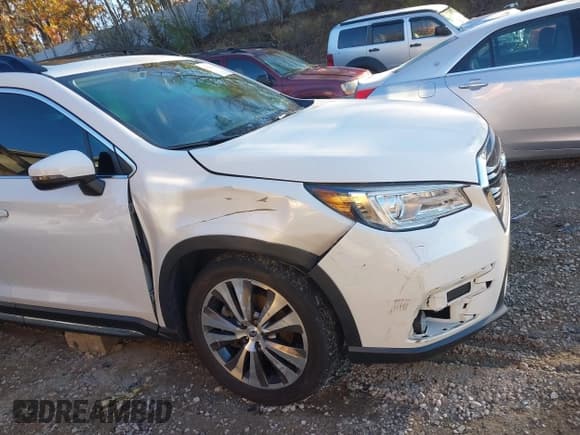 ✅ 2022 Subaru Ascent Limited • VIN: 4S4WMALD0N3454110 • Lot: 43543614. Wystawiony na IAAI z przebiegiem 62 606 mil. Bezpłatny archiwum sprzedaży aukcyjnych z USA i szczegółowy raport historii pojazdu na DreamBid. Zdjęcie 6.