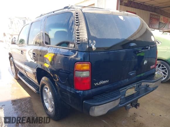 ✅ 2005 GMC Yukon SLE • VIN: 1GKEC13V15R240580 • Lot: 43624166. Wystawiony na IAAI z przebiegiem 256 860 mil. Bezpłatny archiwum sprzedaży aukcyjnych z USA i szczegółowy raport historii pojazdu na DreamBid. Zdjęcie 3.