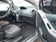 ✅ 2008 Toyota Yaris • VIN: JTDJT903585200123 • Лот: 43745086. Опубликован ранее на IAAI с пробегом 323 417 миль. Бесплатный доступ к архиву аукционных продаж из США и подробный отчёт об истории автомобиля на DreamBid. Изображение 5.