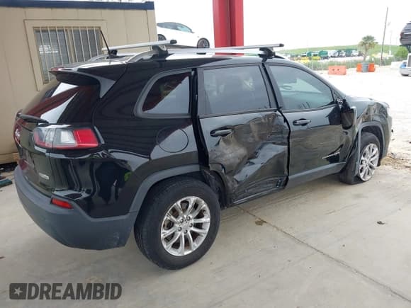 ✅ 2020 Jeep Cherokee Latitude • VIN: 1C4PJMCB3LD541041 • Lot: 42628449. Listed on IAAI with 56,090 mi. Free auction sales archive from the USA and detailed vehicle history report at DreamBid. Image 4.