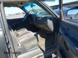 2003 Chevrolet Silverado 2500HD LS z VIN 1GCHK23U73F167710, wystawiony jako IAAI lot #43496838 z przebiegiem 270 504 mil mil oraz . Historia ofert i sprzedaży dostępna na DreamBid. Obrazek 5.