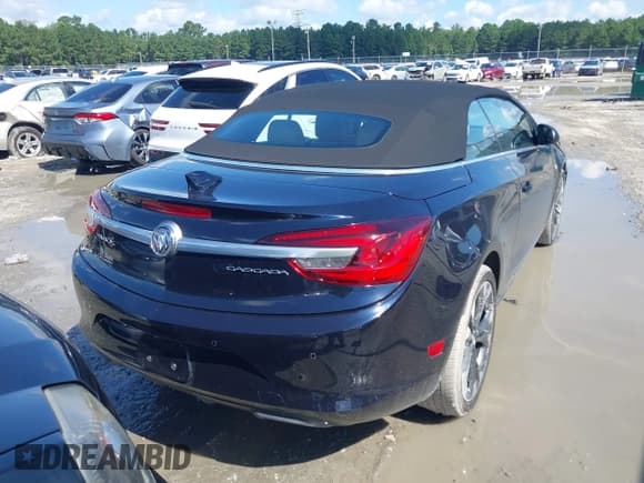 ✅ 2018 Buick Cascada Premium • VIN: W04WH3N56JG080853 • Lot: 42824867. Wystawiony na IAAI z przebiegiem 35 588 mil. Bezpłatny archiwum sprzedaży aukcyjnych z USA i szczegółowy raport historii pojazdu na DreamBid. Zdjęcie 16.