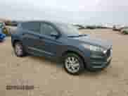 2019 Hyundai Tucson SE z VIN KM8J2CA4XKU937849, wystawiony jako Copart lot #91281325 z przebiegiem 106 973 mil mil oraz Czysty tytuł • Clean title. Historia ofert i sprzedaży dostępna na DreamBid. Obrazek 4.