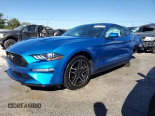 ✅ 2021 Ford Mustang EcoBoost • VIN: 1FA6P8TH1M5151269 • Лот: 85819785. Опубликован ранее на Copart с пробегом 71 209 миль. Бесплатный доступ к архиву аукционных продаж из США и подробный отчёт об истории автомобиля на DreamBid. Изображение 1.