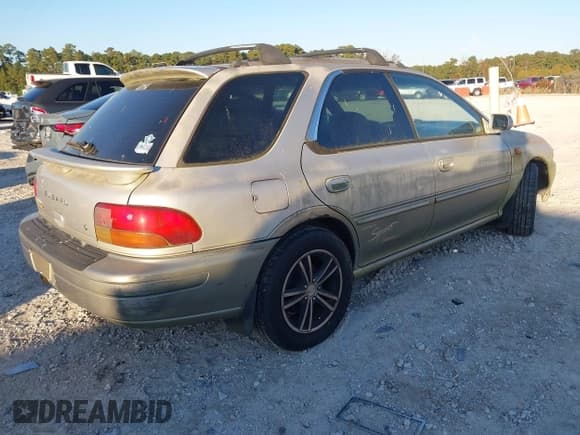 ✅ 2000 Subaru Impreza Outback Special Sports • VIN: JF1GF4853YH809807 • Lot: 43650917. Wystawiony na IAAI z przebiegiem 227 273 mil. Bezpłatny archiwum sprzedaży aukcyjnych z USA i szczegółowy raport historii pojazdu na DreamBid. Zdjęcie 4.
