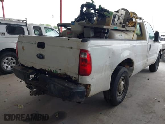 ✅ 2016 Ford F-350 XL • VIN: 1FTBF3A69GEC07110 • Lot: 41930376. Listed on IAAI with 179,216 mi. Free auction sales archive from the USA and detailed vehicle history report at DreamBid. Image 4.