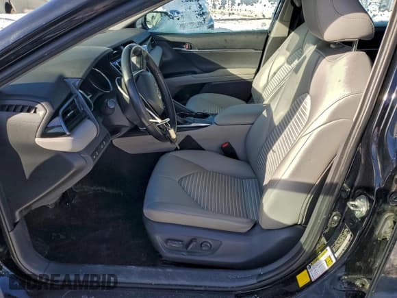 ✅ 2019 Toyota Camry SE • VIN: 4T1B11HK8KU847356 • Лот: 95488775. Опубликован ранее на Copart с пробегом 155 723 миль. Бесплатный доступ к архиву аукционных продаж из США и подробный отчёт об истории автомобиля на DreamBid. Изображение 7.