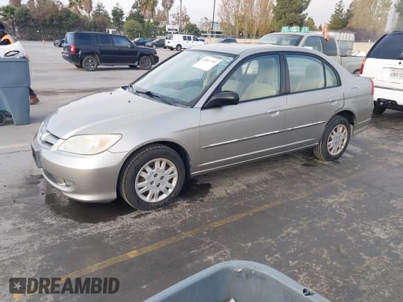 ✅ 2004 Honda Civic LX • VIN: 2HGES16514H620898 • Lot: 43811703. Wystawiony na IAAI z przebiegiem 104 404 mil. Bezpłatny archiwum sprzedaży aukcyjnych z USA i szczegółowy raport historii pojazdu na DreamBid. Zdjęcie 2.