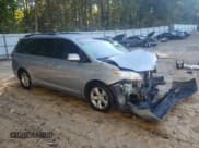 ✅ 2014 Toyota Sienna LE • VIN: 5TDKK3DC9ES481766 • Lot: 82412895. Listed on Copart with 255,826 mi. Free auction sales archive from the USA and detailed vehicle history report at DreamBid. Image 4.