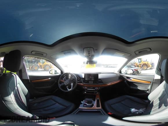 ✅ 2022 Audi Q5 S line Premium Plus • VIN: WA1EAAFY8N2057445 • Lot: 43866021. Wystawiony na IAAI z przebiegiem 29 496 mil. Bezpłatny archiwum sprzedaży aukcyjnych z USA i szczegółowy raport historii pojazdu na DreamBid. Zdjęcie 18.