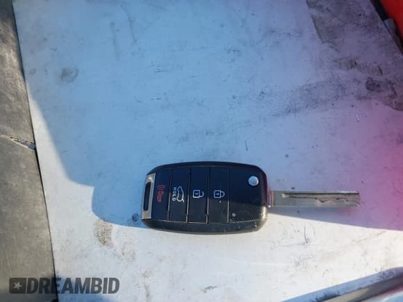 ✅ 2019 Kia Sorento S • VIN: 5XYPG4A52KG558439 • Lot: 41462127. Listed on IAAI with 73,552 mi. Free auction sales archive from the USA and detailed vehicle history report at DreamBid. Image 11.