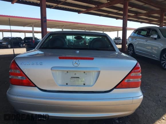 ✅ 2002 Mercedes-Benz SLK 230 Kompressor • VIN: WDBKK49FX2F251009 • Lot: 42443840. Listed on IAAI with 82,655 mi. Free auction sales archive from the USA and detailed vehicle history report at DreamBid. Image 16.