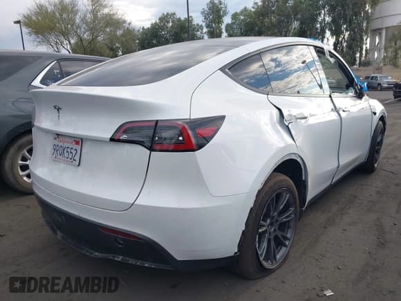 ✅ 2025 Tesla Model Y Long Range • VIN: 7SAYGDED2SF230664 • Лот: 43237405. Опубликован ранее на IAAI с пробегом Не указан. Бесплатный доступ к архиву аукционных продаж из США и подробный отчёт об истории автомобиля на DreamBid. Изображение 4.