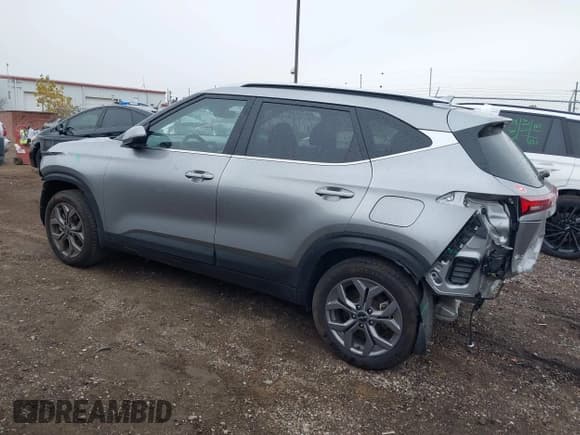 ✅ 2024 Kia Seltos S • VIN: KNDEUCAA4R7652532 • Lot: 43575880. Wystawiony na IAAI z przebiegiem 10 615 mil. Bezpłatny archiwum sprzedaży aukcyjnych z USA i szczegółowy raport historii pojazdu na DreamBid. Zdjęcie 15.