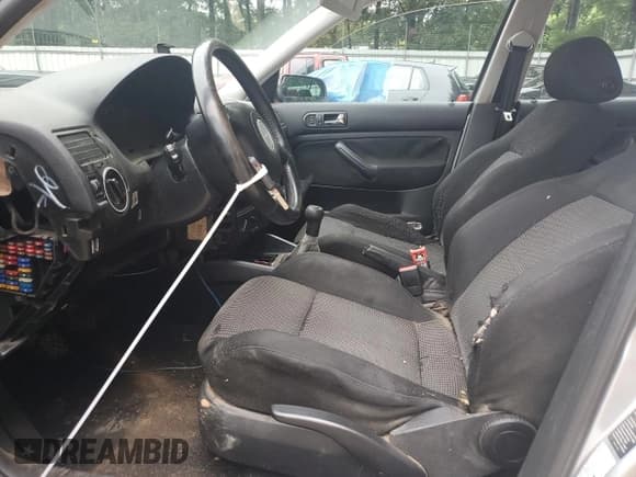 ✅ 2003 Volkswagen Jetta Wolfsburg Edition • VIN: 3VWPE69M53M172788 • Lot: 57590095. Listed on Copart with 228,980 mi. Free auction sales archive from the USA and detailed vehicle history report at DreamBid. Image 7.