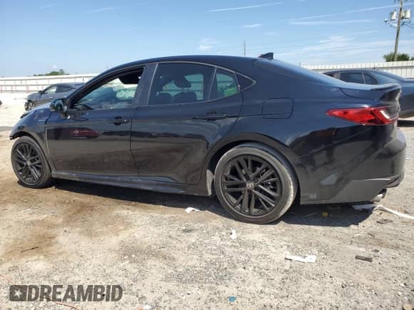 2025 Toyota Camry LE with VIN 4T1DAACK6SU189097, listed as a Copart auction lot 81190485 with 6,366 mi miles and Salvage title. Bid and sale history available at DreamBid. Image 2.