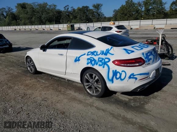 ✅ 2018 Mercedes-Benz C 300 • VIN: WDDWJ4KB7JF679511 • Lot: 85145625. Wystawiony na Copart z przebiegiem 118 623 mil. Bezpłatny archiwum sprzedaży aukcyjnych z USA i szczegółowy raport historii pojazdu na DreamBid. Zdjęcie 2.