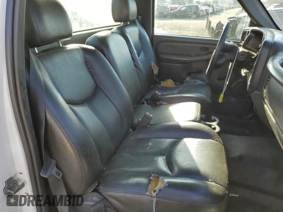 ✅ 2005 Chevrolet Silverado 1500 Work Truck • VIN: 1GCEC14X65Z245270 • Лот: 74786134. Опубликован ранее на Copart с пробегом 242 861 миль. Бесплатный доступ к архиву аукционных продаж из США и подробный отчёт об истории автомобиля на DreamBid. Изображение 10.