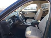 ✅ 2023 Ford Explorer XLT • VIN: 1FMSK8DH6PGC33797 • Lot: 41111945. Wystawiony na IAAI z przebiegiem 5 182 mil. Bezpłatny archiwum sprzedaży aukcyjnych z USA i szczegółowy raport historii pojazdu na DreamBid. Zdjęcie 5.