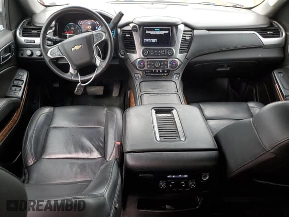 ✅ 2017 Chevrolet Suburban Premier • VIN: 1GNSKJKC9HR260217 • Lot: 76479794. Wystawiony na Copart z przebiegiem 132 941 mil. Bezpłatny archiwum sprzedaży aukcyjnych z USA i szczegółowy raport historii pojazdu na DreamBid. Zdjęcie 8.