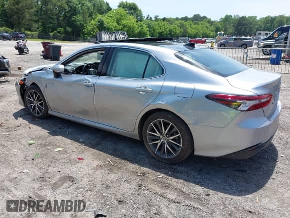 2022 Toyota Camry XLE z VIN 4T1F11AK7NU712529, wystawiony jako IAAI lot #42286369 z przebiegiem 53 782 mil mil oraz . Historia ofert i sprzedaży dostępna na DreamBid. Obrazek 3.