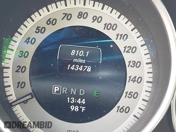 ✅ 2014 Mercedes-Benz C 250 Sport • VIN: WDDGF4HB5EA956477 • Lot: 43284807. Wystawiony na IAAI z przebiegiem 143 478 mil. Bezpłatny archiwum sprzedaży aukcyjnych z USA i szczegółowy raport historii pojazdu na DreamBid. Zdjęcie 7.