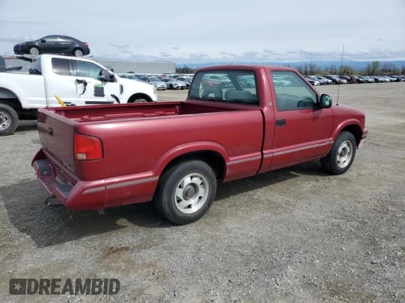 ✅ 1995 GMC Sonoma • VIN: 1GTCS144XS8519507 • Lot: 49919175. Listed on Copart with 138,592 mi. Free auction sales archive from the USA and detailed vehicle history report at DreamBid. Image 3.